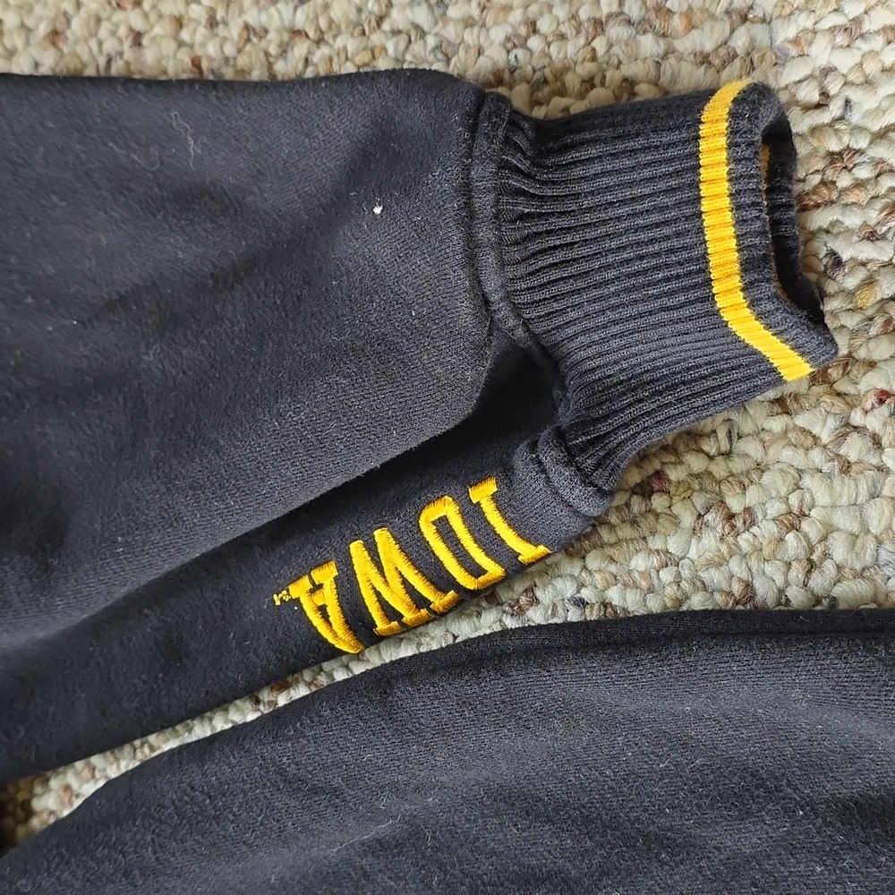 Men's Nike Iowa Hawkeye 1/4 Zip Long Sleeve Sweatshirt - Picture 3 of 5